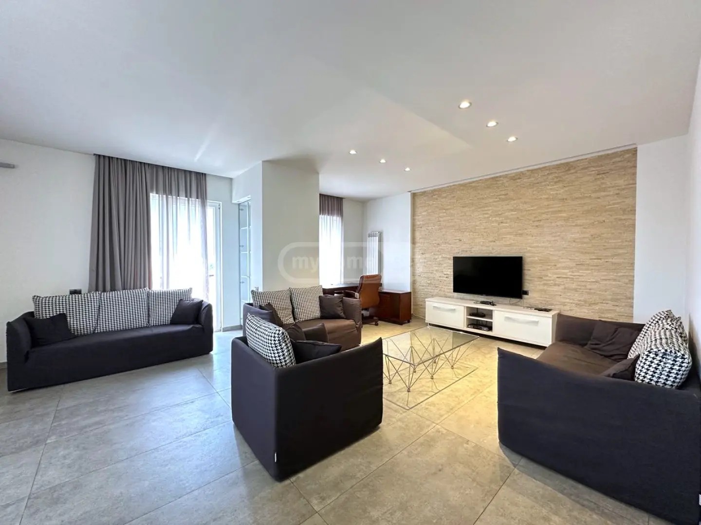 ჭავჭავაძე ი. გამზირი  - 4 rooms