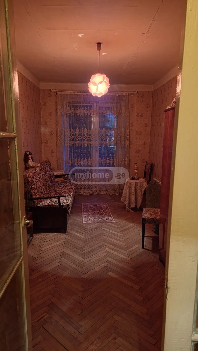 ბერი გაბრიელ სალოსის გამზ. 157 - 3 rooms