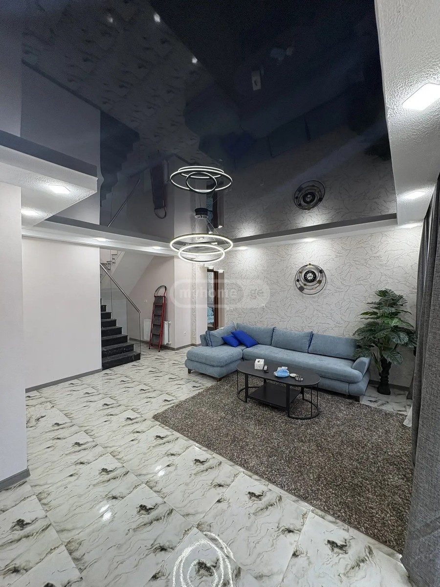 კუპრაძე ვ. ქ. 72 - 5 rooms