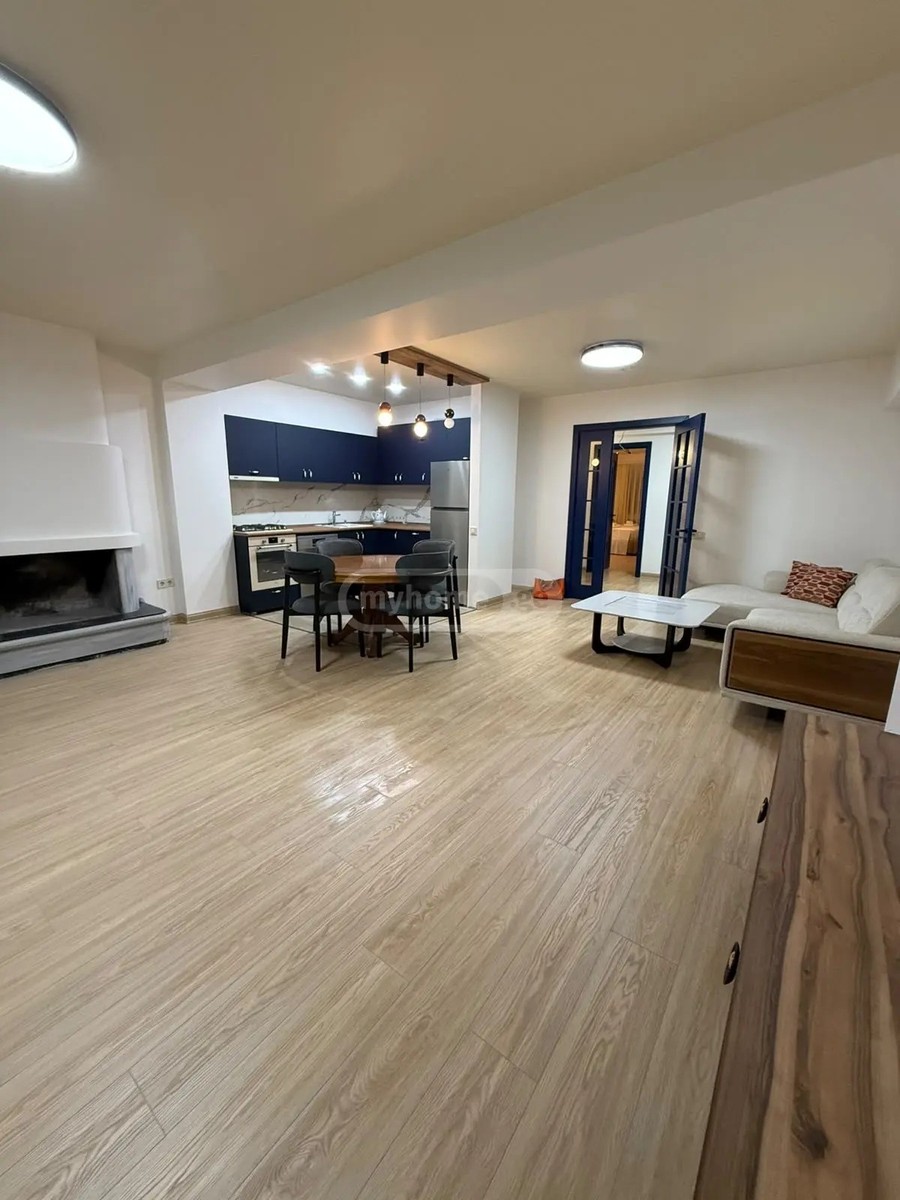 26 მაისის ქ.  - 3 rooms