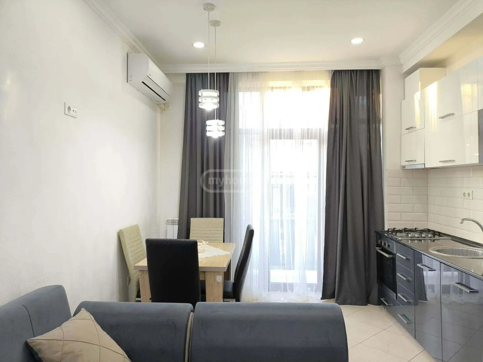 კოსტავა მ. ქ. 72 - 3 rooms