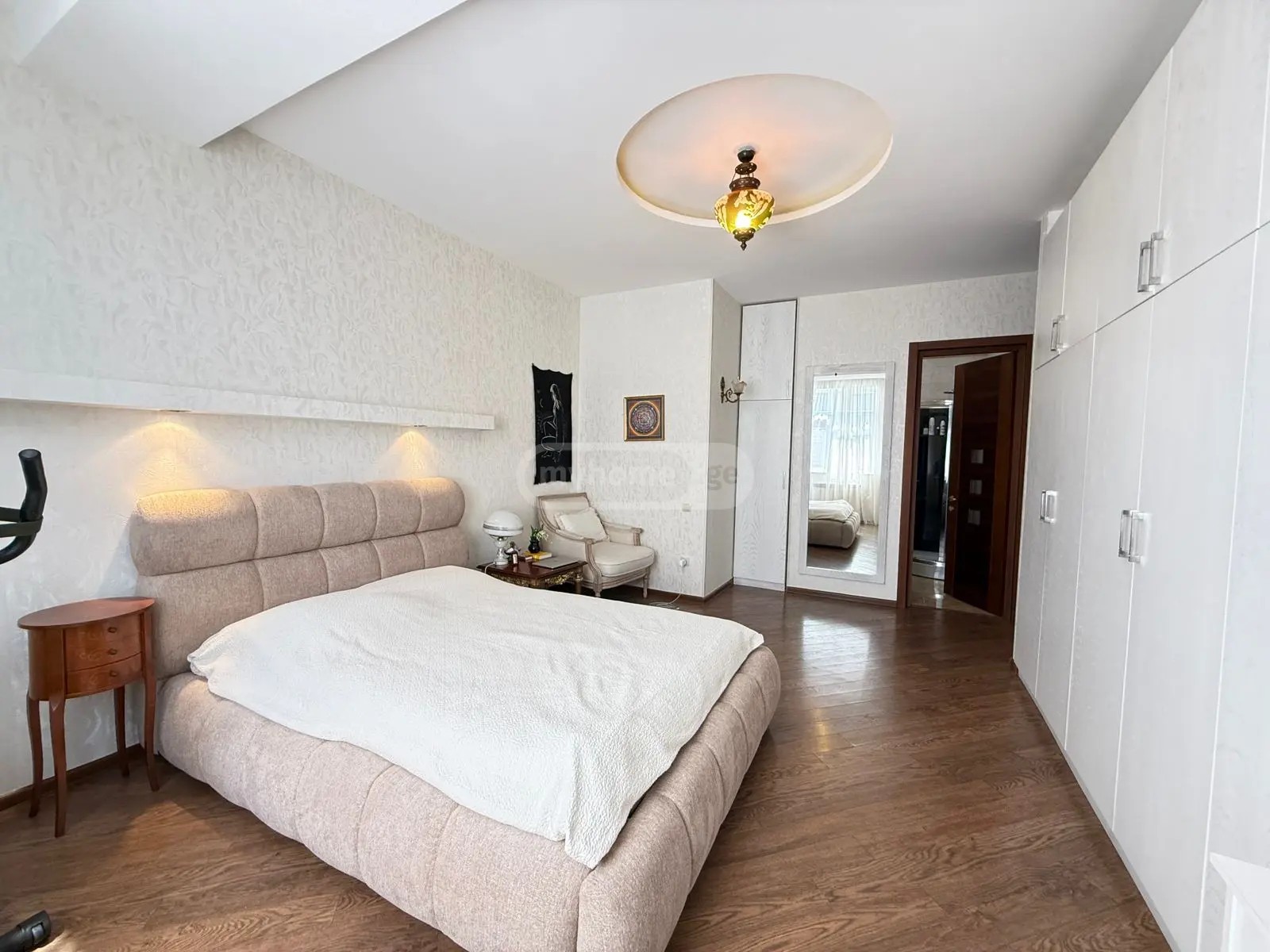 მიქელაძე ლ. ქუჩა  - 5 rooms