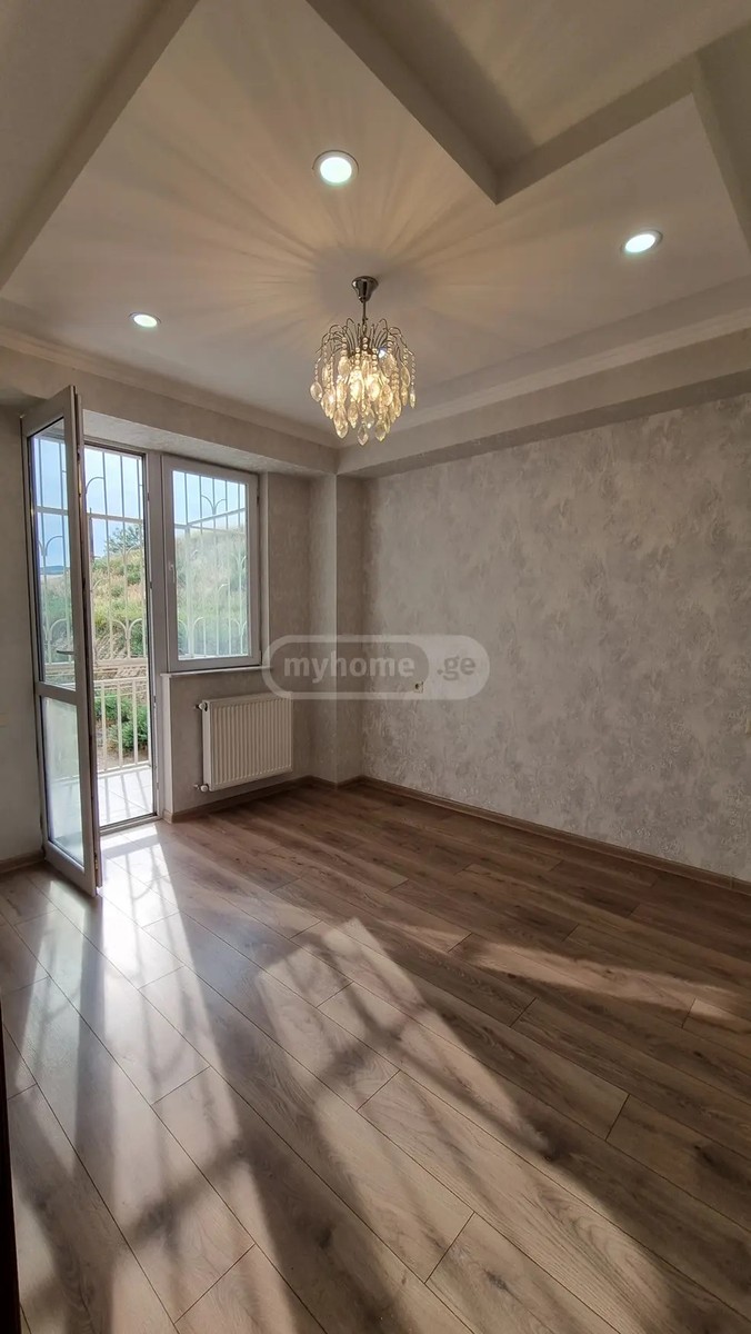 დემეტრე თავდადებულის ქუჩა 37 - 5 rooms
