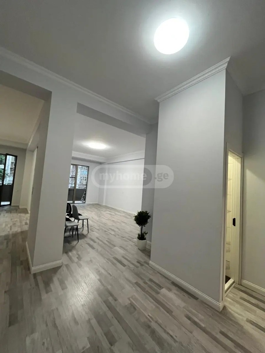 Bakhtrioni - 3 rooms