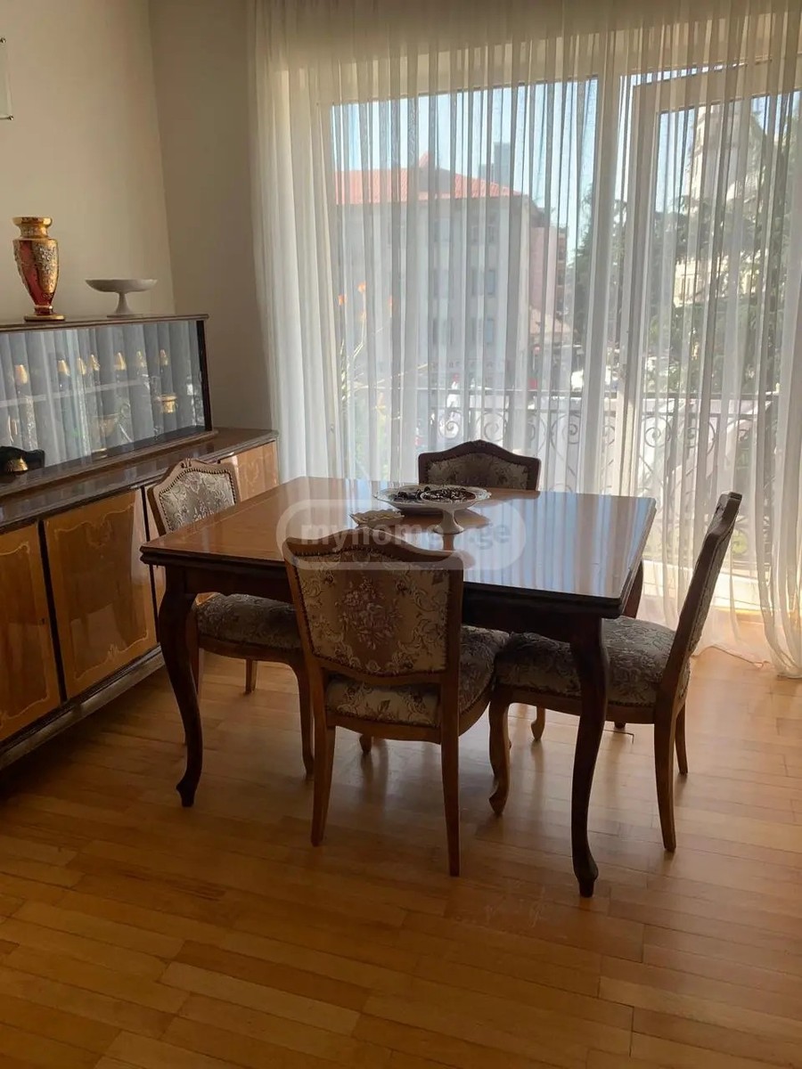 26 მაისის ქ. 58 - 3 rooms