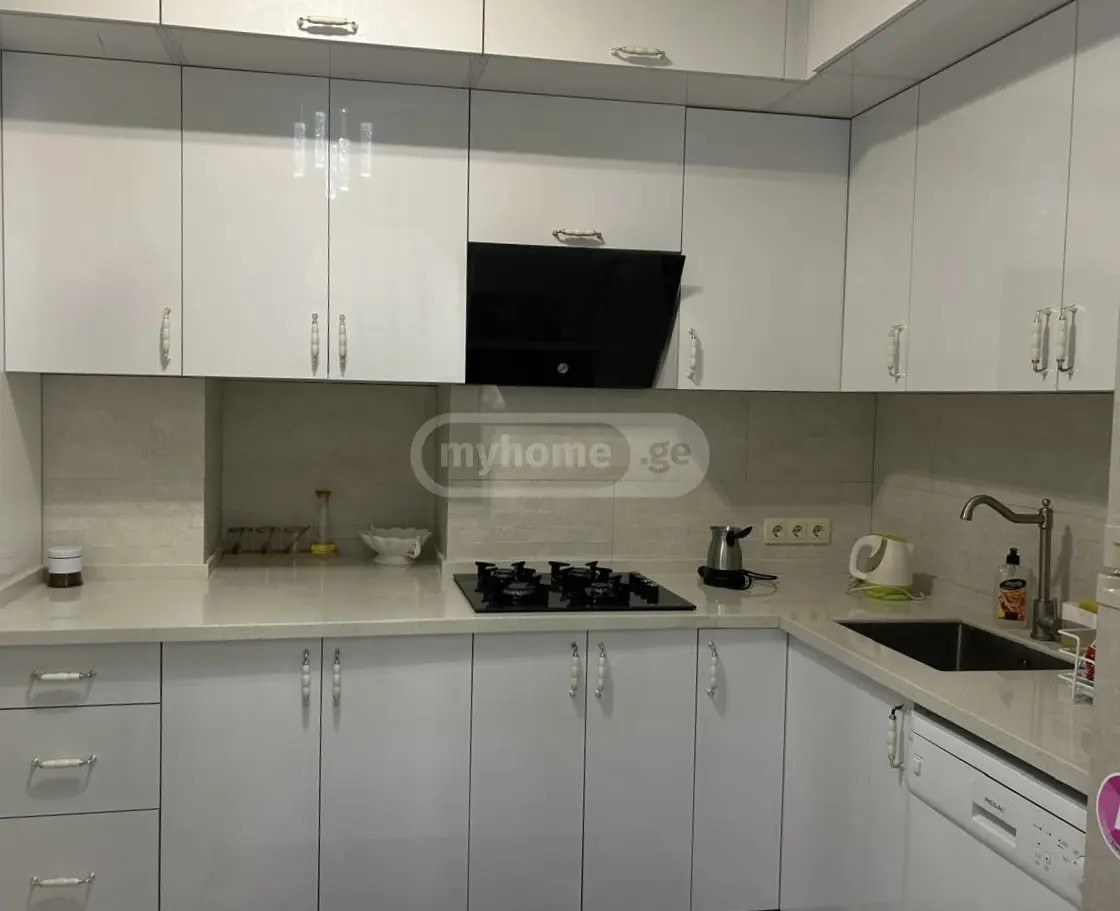 ლეონიძის ქ. 17 - 3 rooms