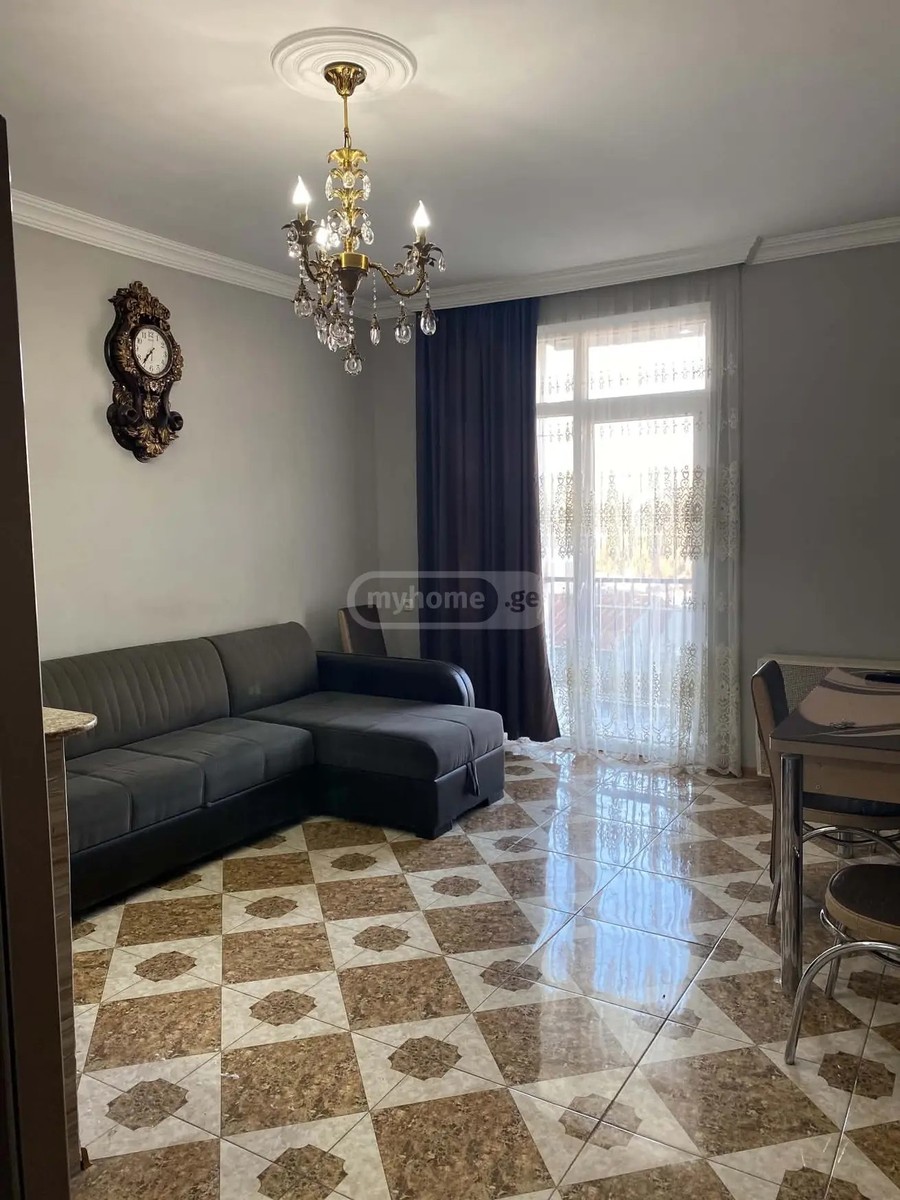 აღმაშენებლის ქ. 18 - 3 rooms