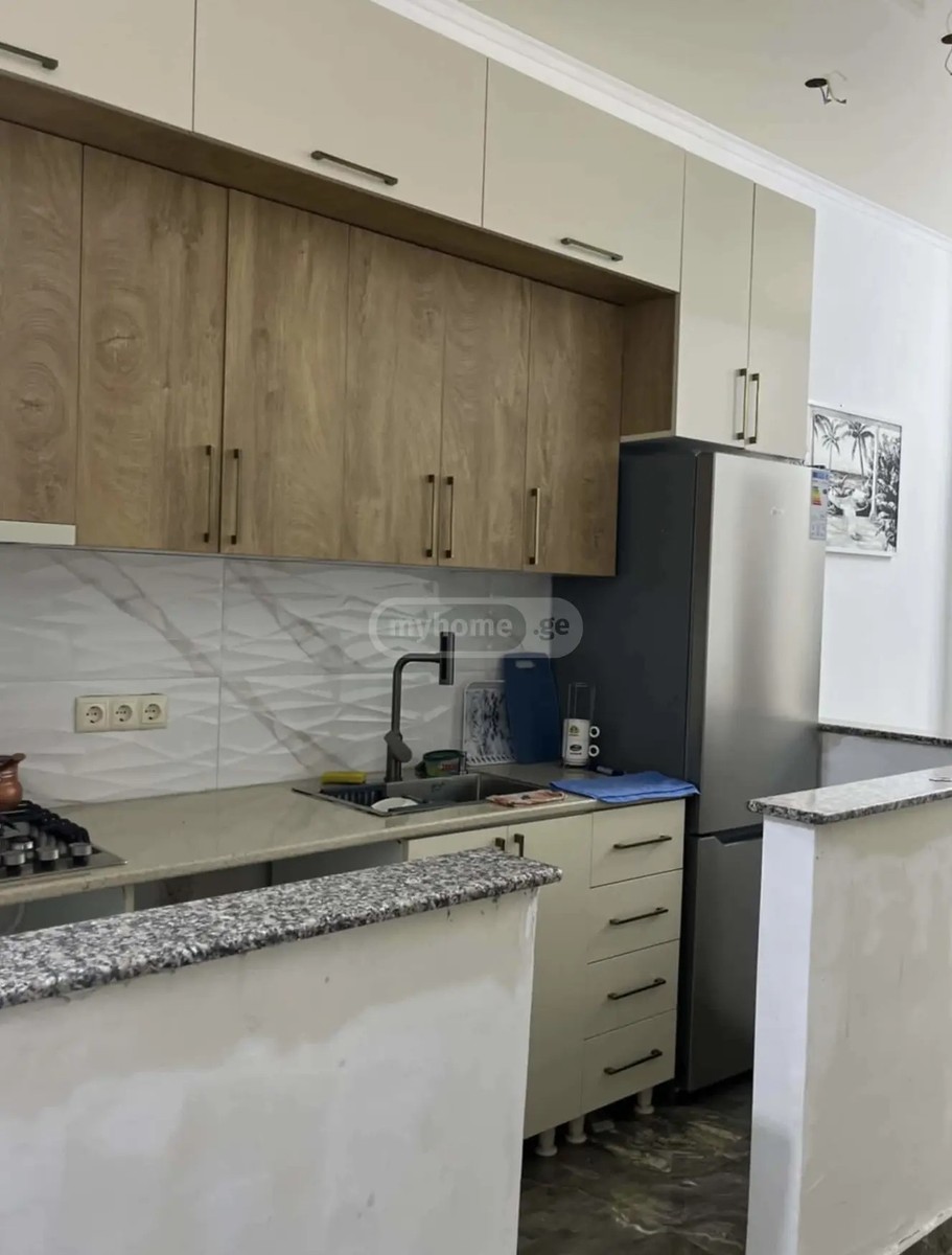 აბუსერიძე ტ. ქ. 45 - 3 rooms