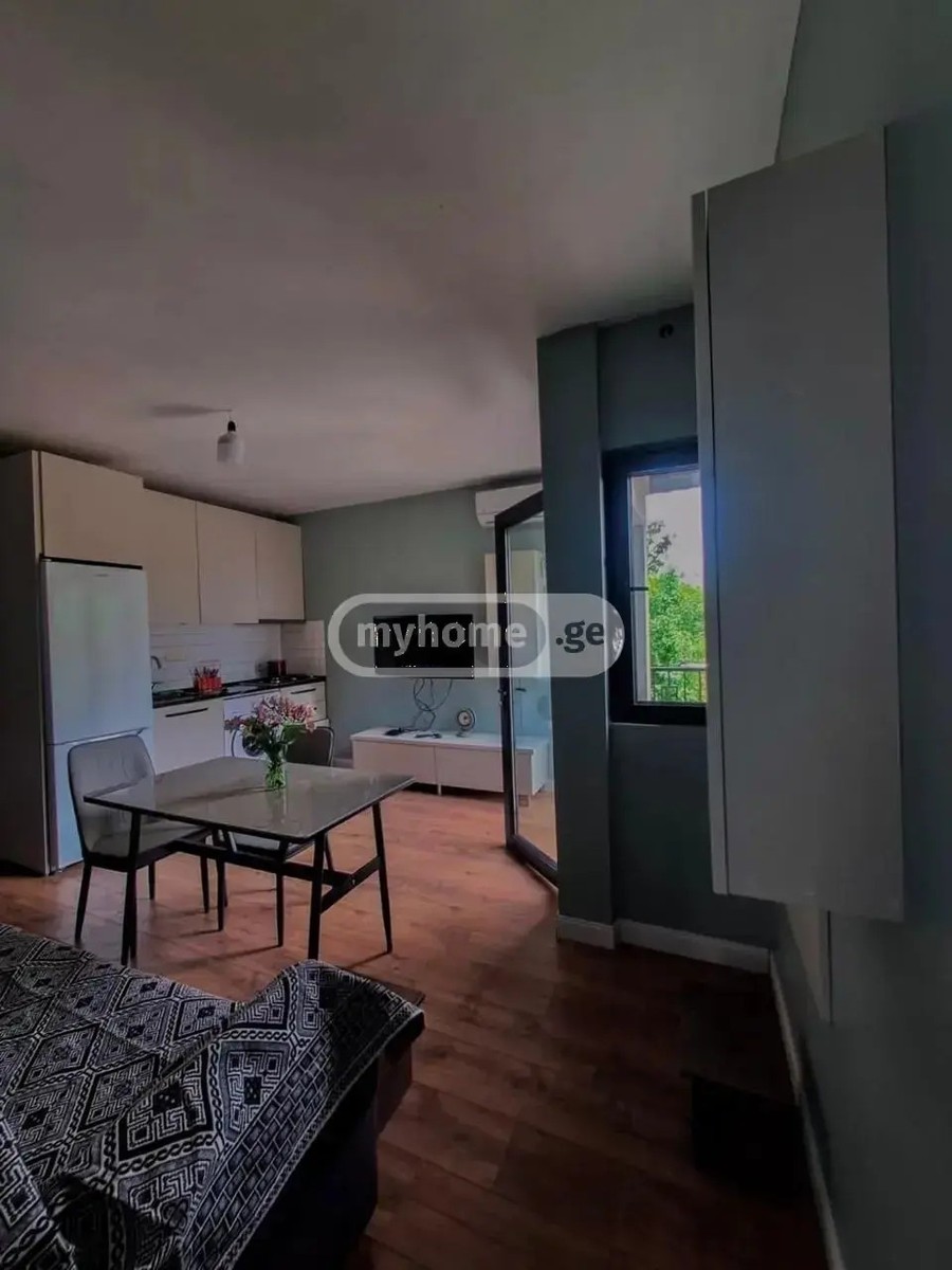 აეროპორტის გზატკეცილი 196 - 3 rooms