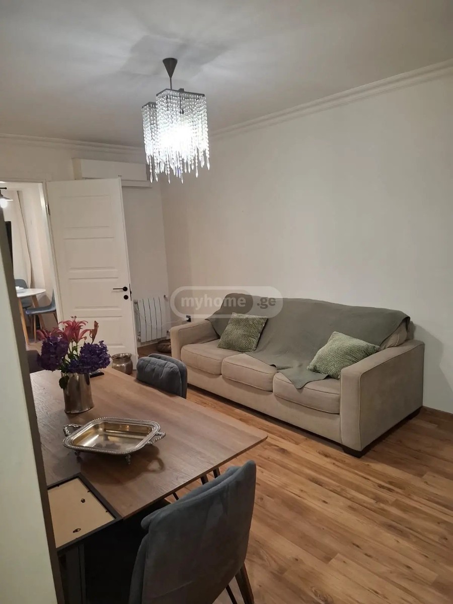 გამსახურდია ზ. ქ. 17 - 3 rooms