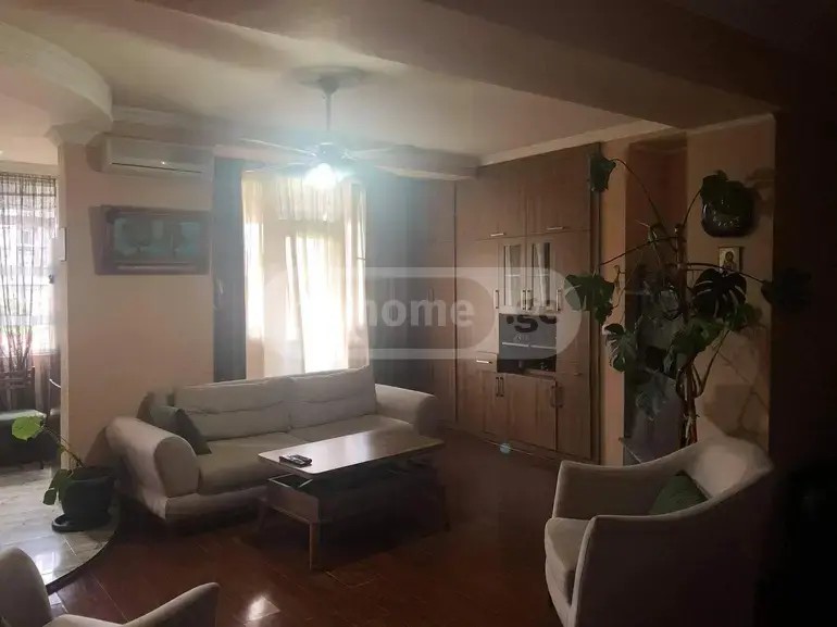 26 მაისის ქ. 0 - 4 rooms