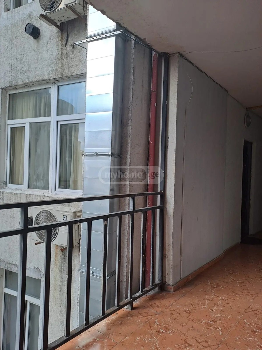 აბუსერიძე ტ. ქ. 46 - 3 rooms