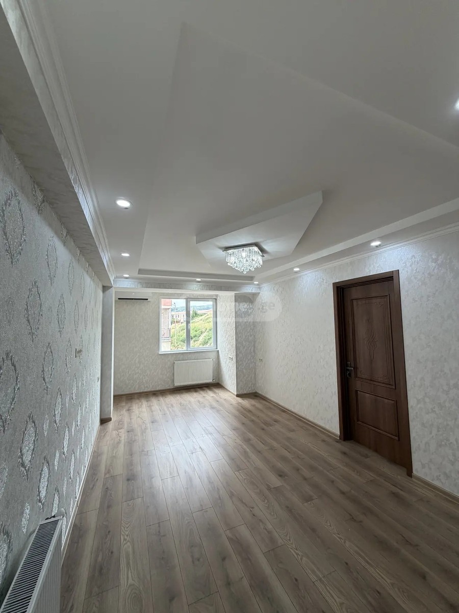 დემეტრე თავდადებულის ქუჩა 37 - 5 rooms