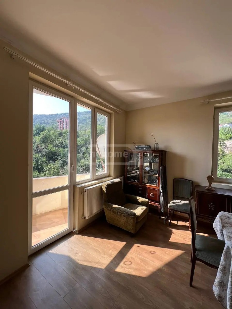 ჟვანია ნ. ქ. 12 - 3 rooms