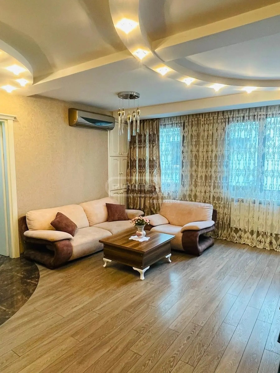 გრიბოედოვი ა. ქ. 5 - 3 rooms