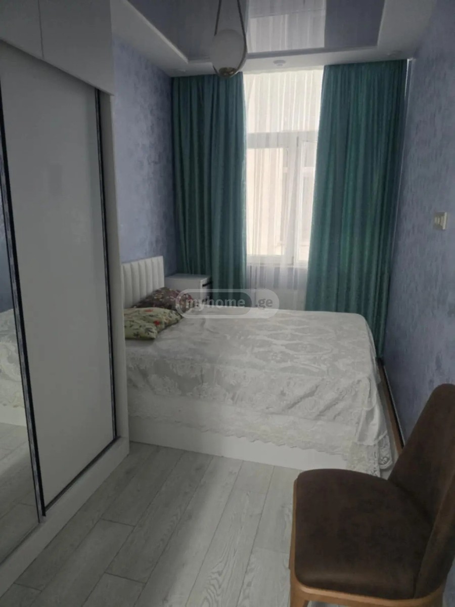 პუშკინი ა. ქ. 13 - 4 rooms