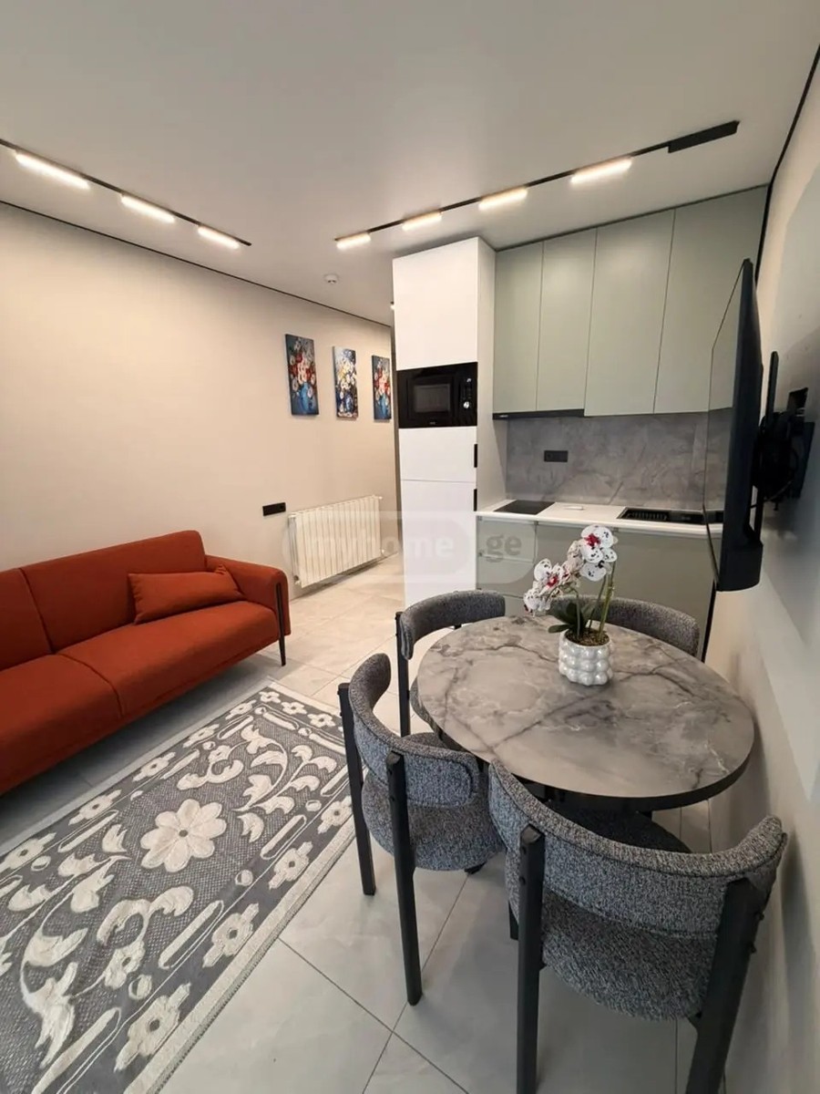 აბუსერიძე ტ. ქ. 13 - 2 rooms