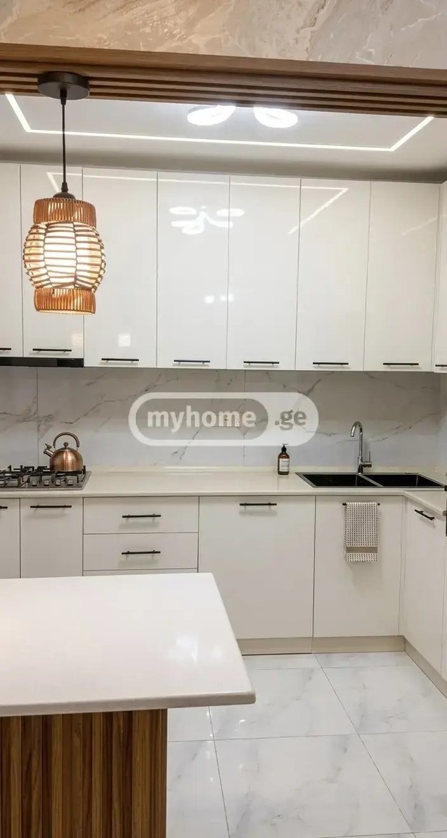 აღმაშენებლის გამზ.  - 5 rooms