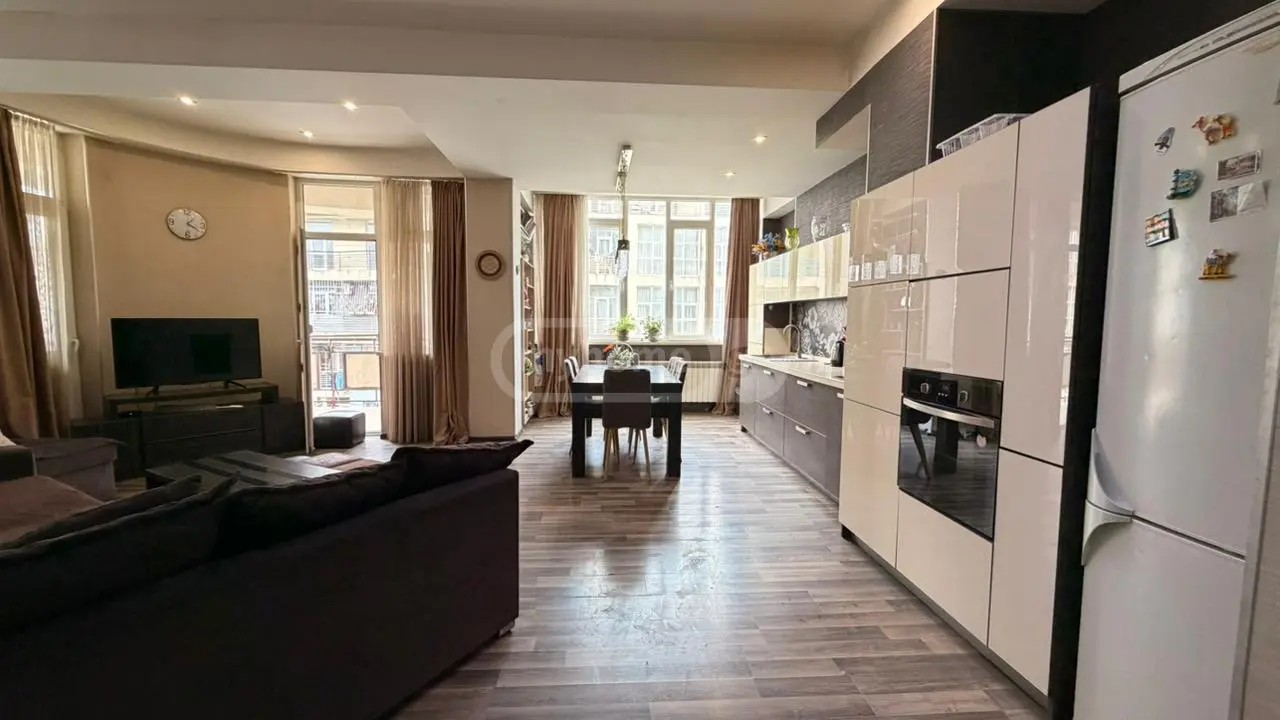 ვეფხისტყაოსნის ქ. 16 - 4 rooms