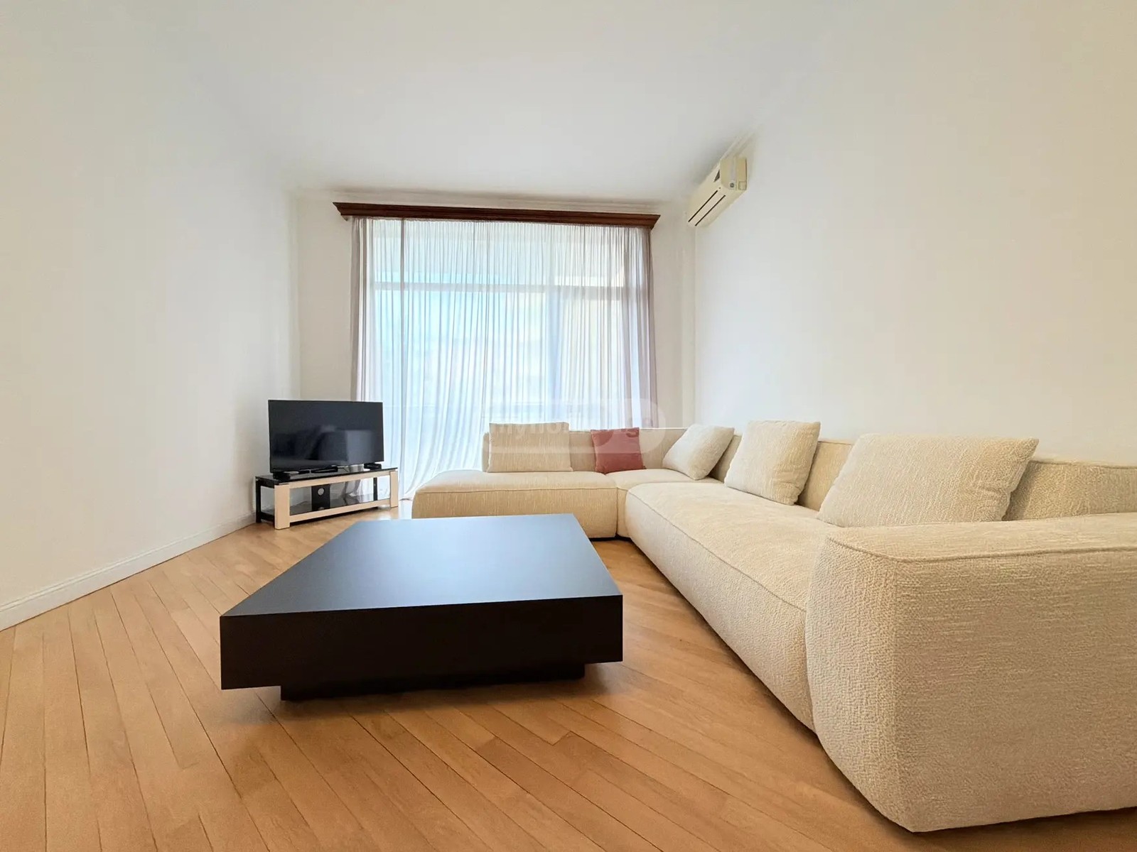 ჭავჭავაძე ი. გამზირი  - 3 rooms