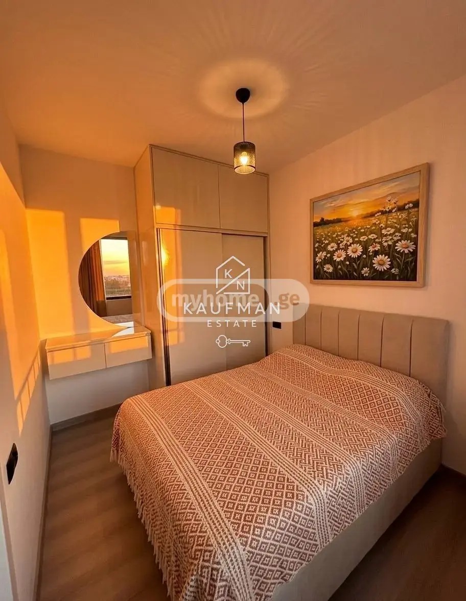 აბუსერიძე ტ. ქ. 45 - 3 rooms