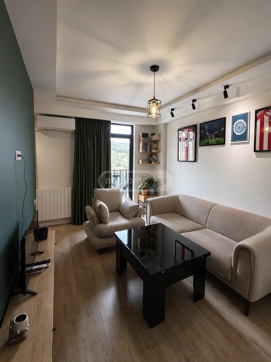 პოლიტკოვსკაია ა. ქ. (ჯიქია) 33ბ - 3 rooms