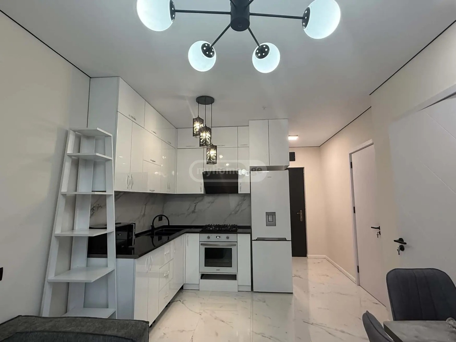 აეროპორტის გზატკეცილი 80ა - 3 rooms