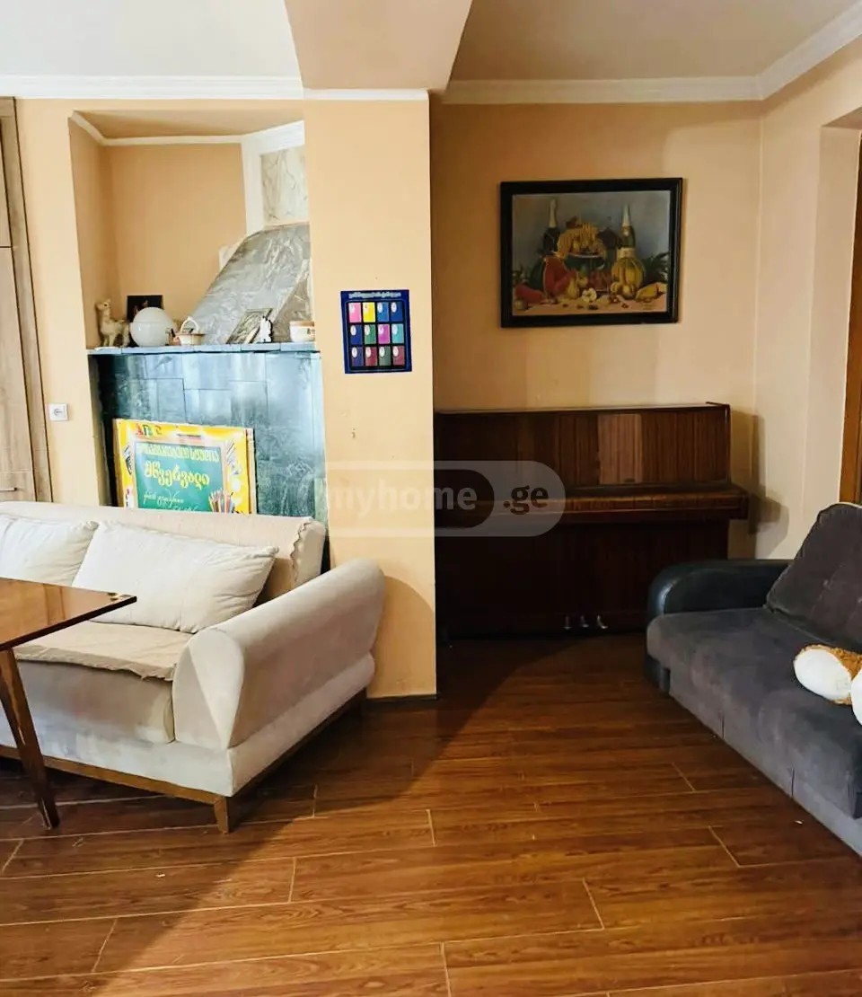 26 მაისის ქ. 72 - 4 rooms