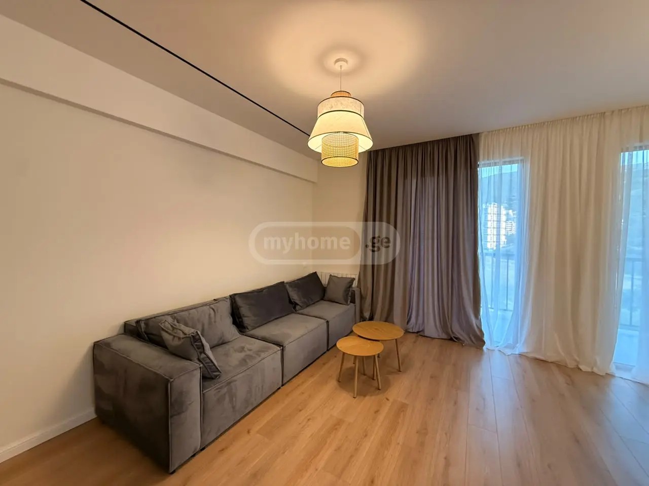 უნივერსიტეტის ქ. 46 - 4 rooms
