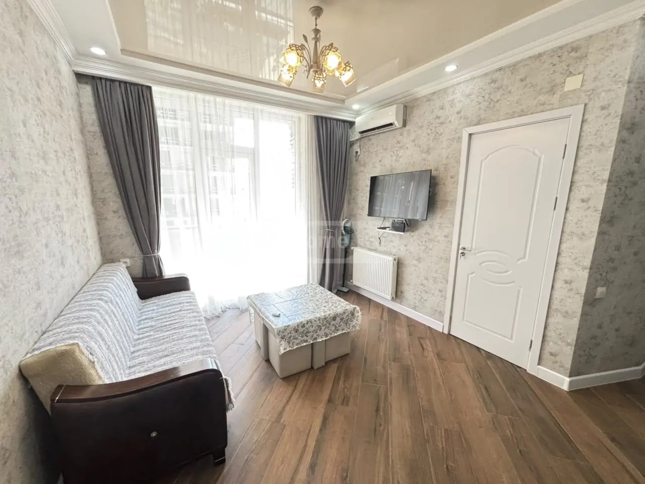 ანგისის ქ. 8 - 1 rooms