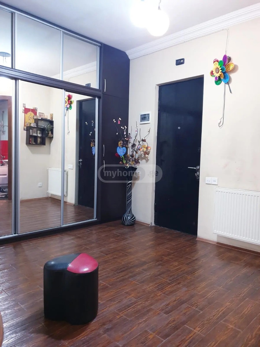 ლორთქიფანიძე ო. ქ. 32 - 3 rooms