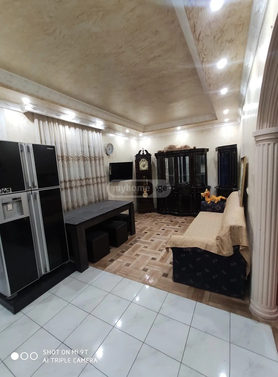 აღმაშენებლის ქ.  - 3 rooms