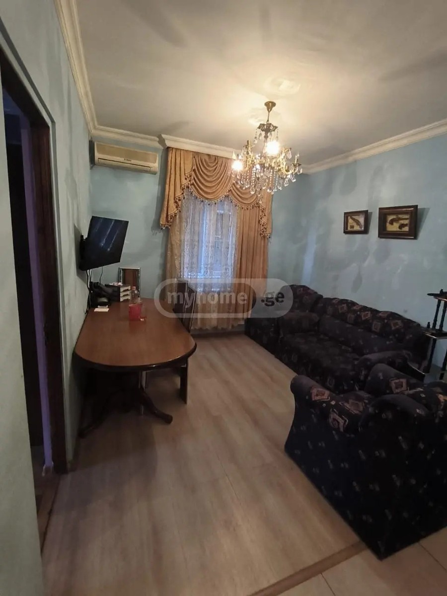 აღმაშენებლის ქ. 38 - 4 rooms