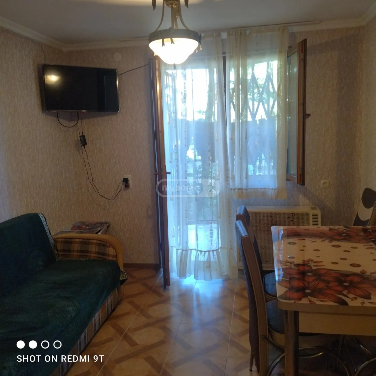 ჭავჭავაძის გამზ. 53 - 6 rooms