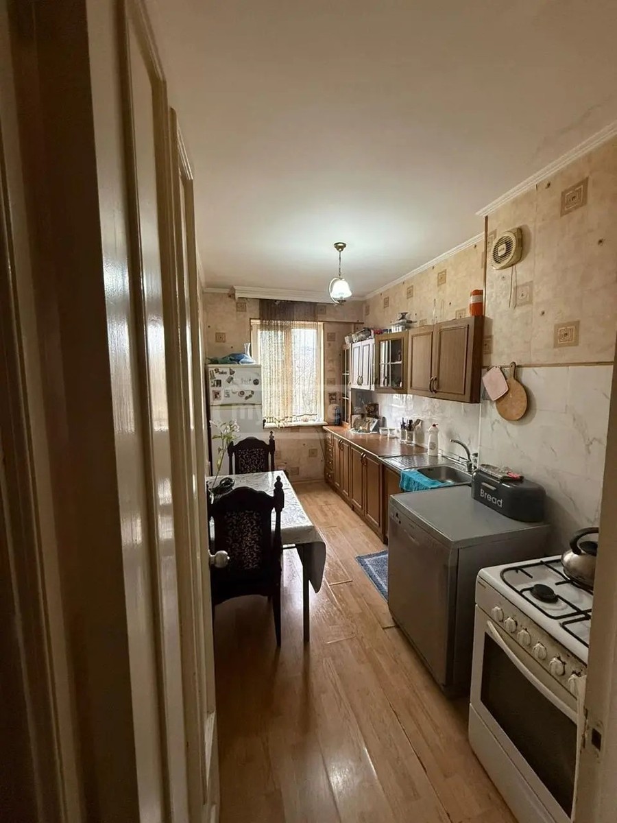 ნონეშვილი ი. ქ. 17 - 5 rooms