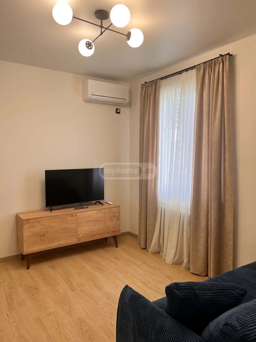 აღმაშენებლის გამზ. 125 - 2 rooms