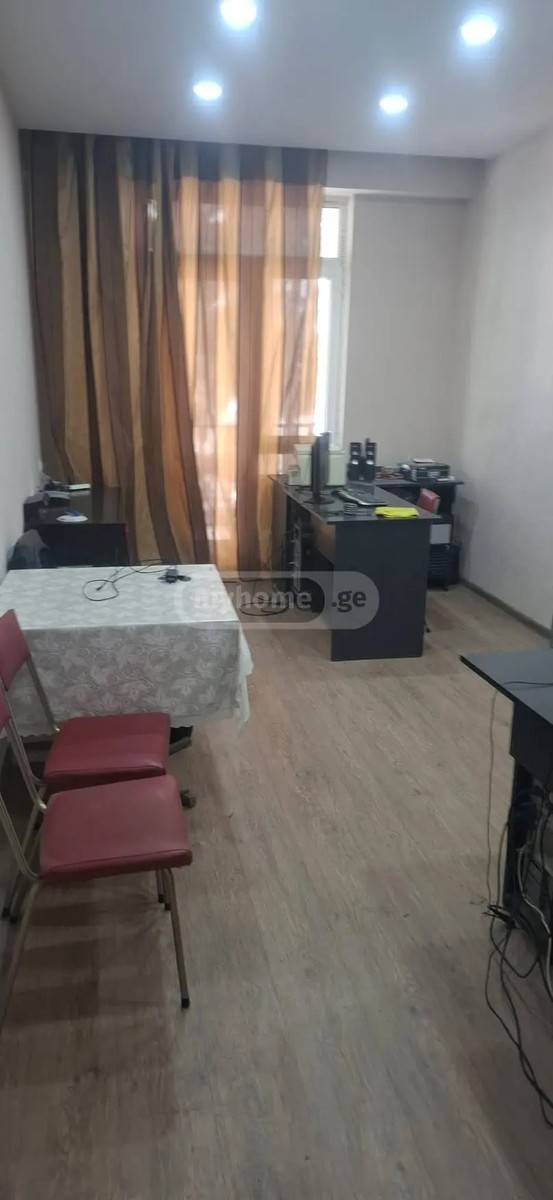 ქერჩის ქ. 1 - 4 rooms