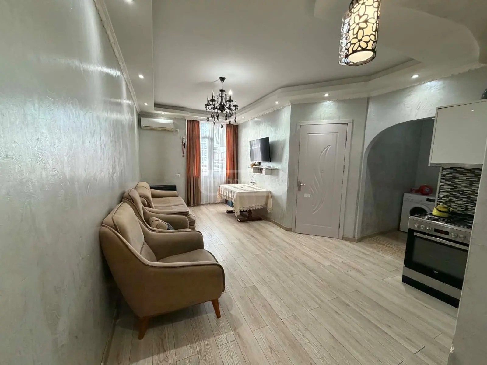ლეონიძის ქ. 5 - 2 rooms