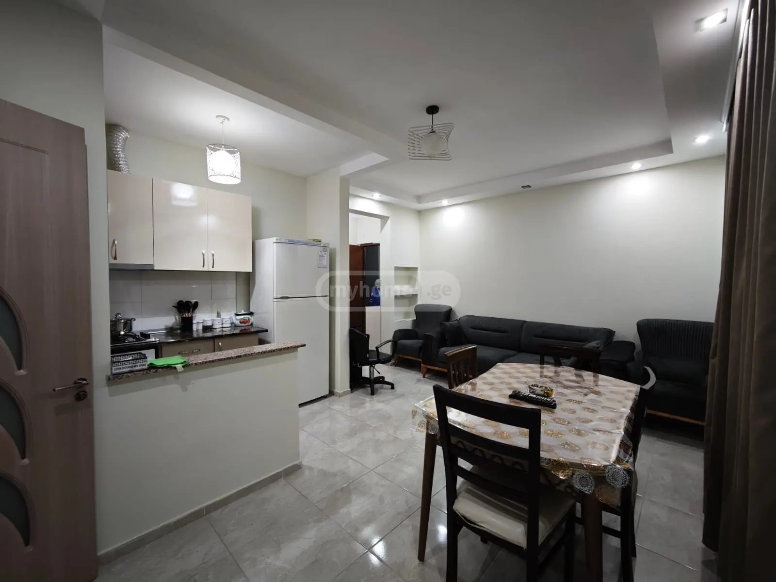 ანგისის ქ. 50 - 3 rooms