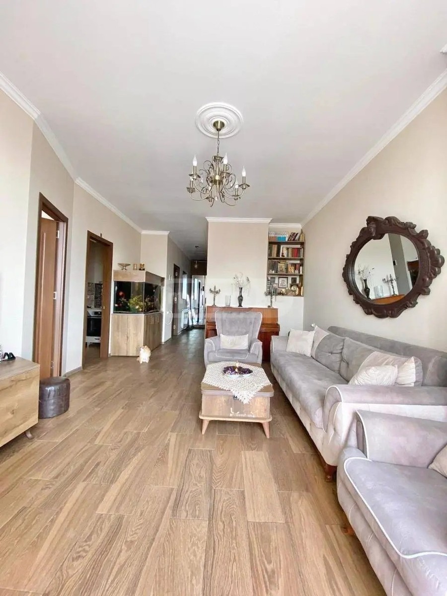 ჯავახიშვილის ქ. 28 - 3 rooms