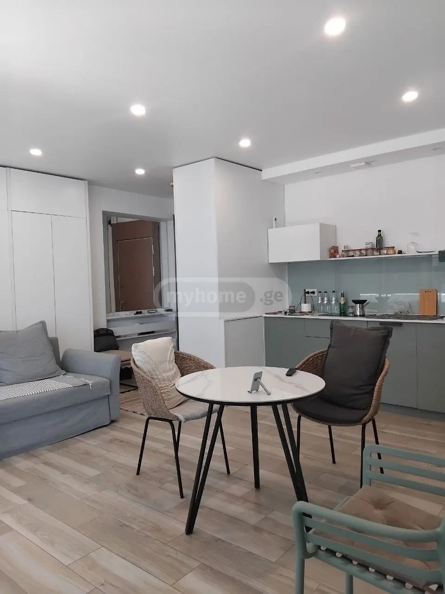 ლეხ და მარია კაჩინსკების ქუჩა 8 - 2 rooms