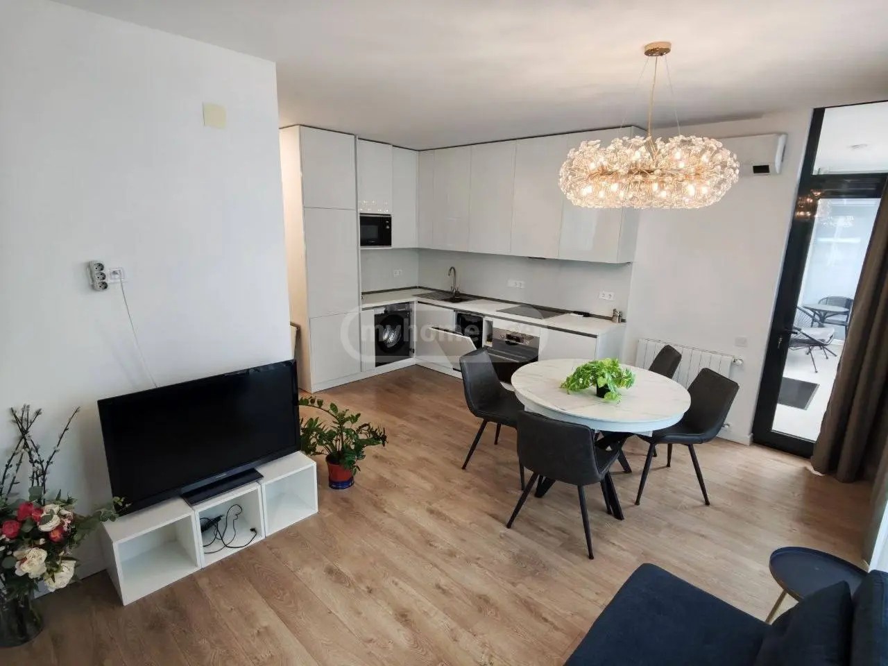 შარტავა ჟ. ქ. 32 - 4 rooms