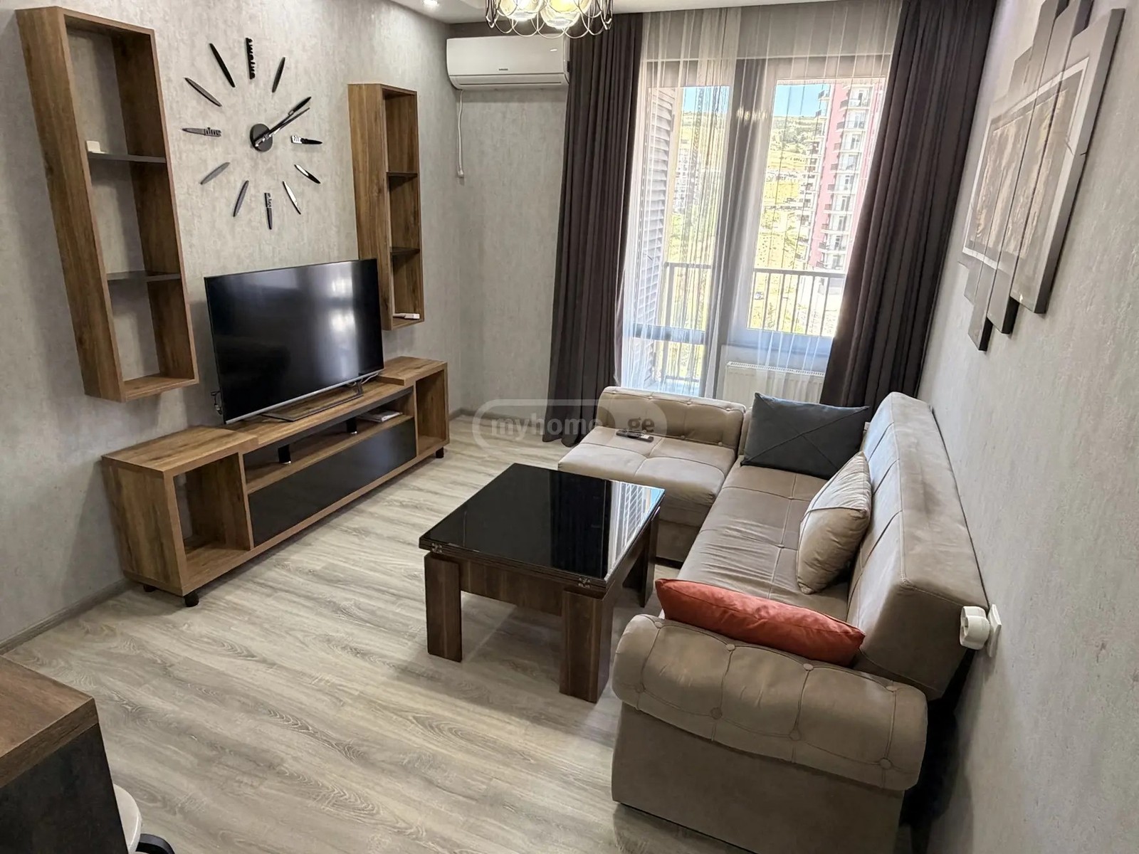 ბაგრატ III ქუჩა 8ბ - 2 rooms