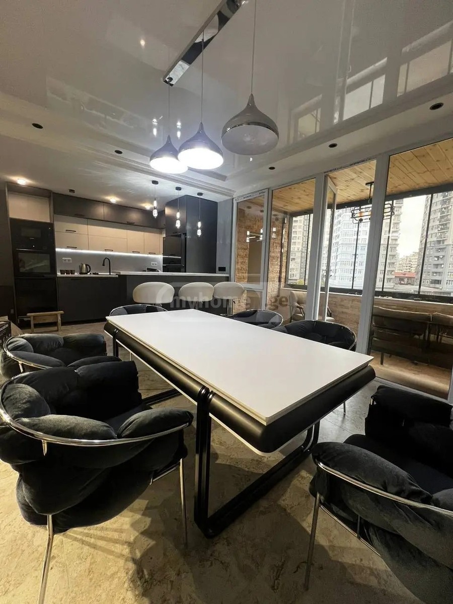 ლორია პ. ქ. 5 - 4 rooms