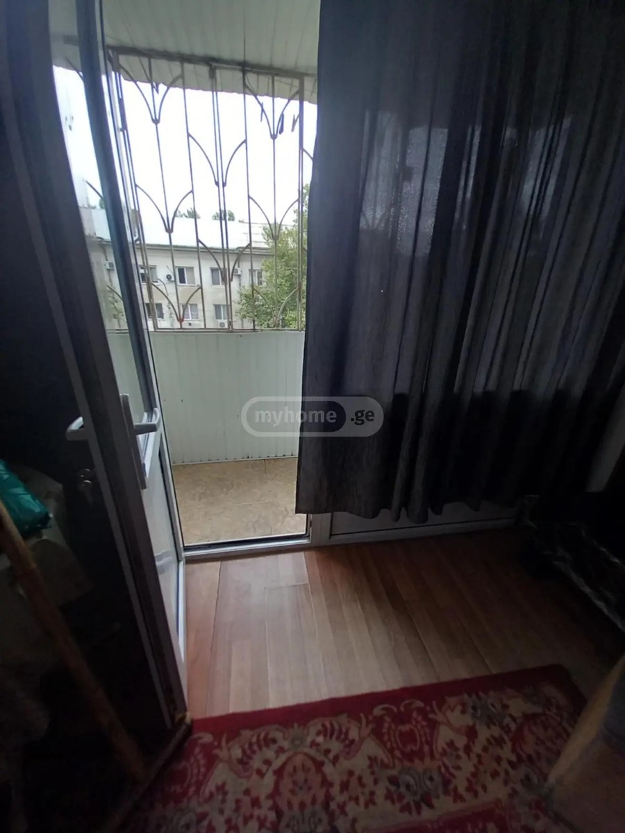 ჭავჭავაძის გამზ. 60 - 1 rooms