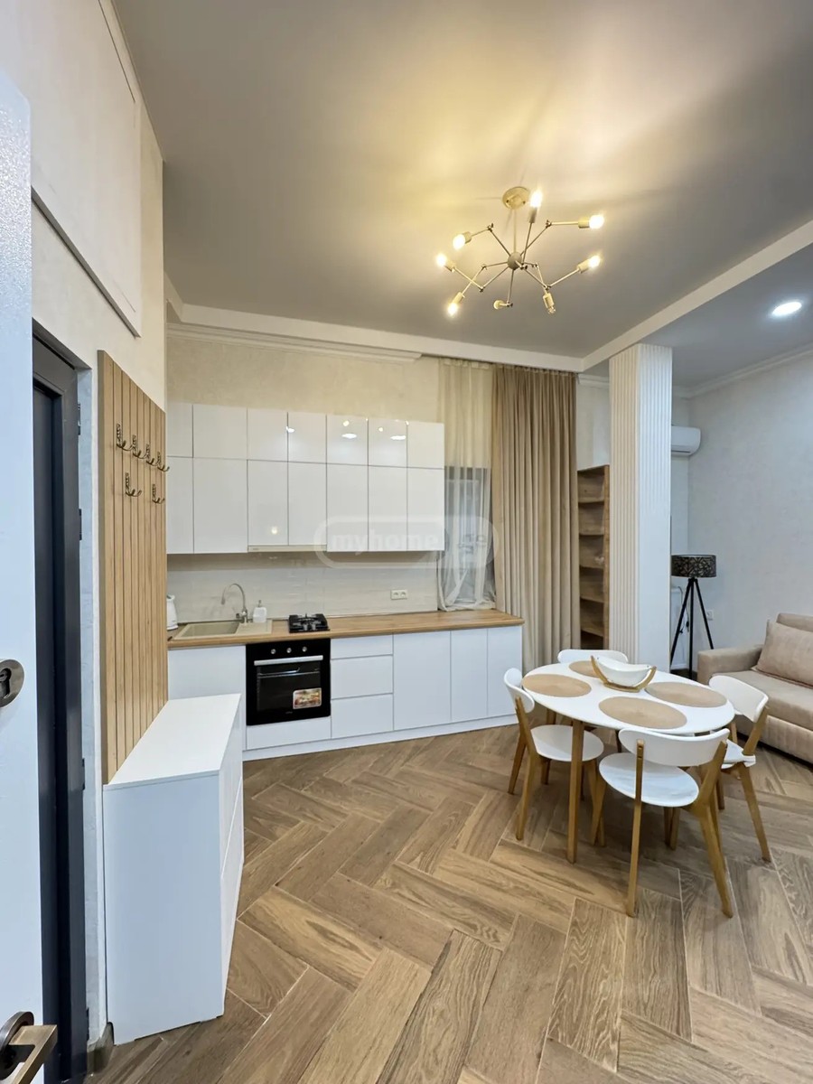 კანდელაკი ვლ. ქ.  - 3 rooms