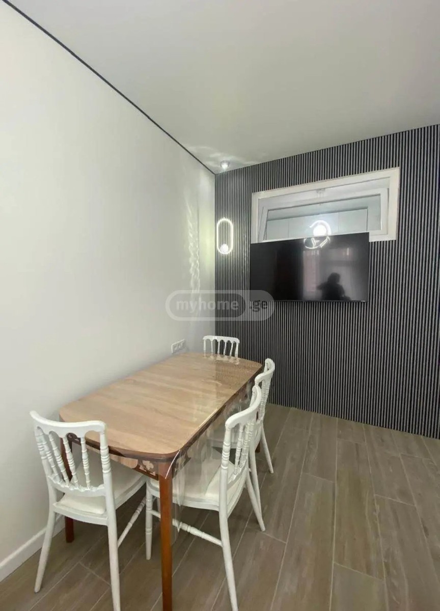 აღმაშენებლის ქ.  - 3 rooms