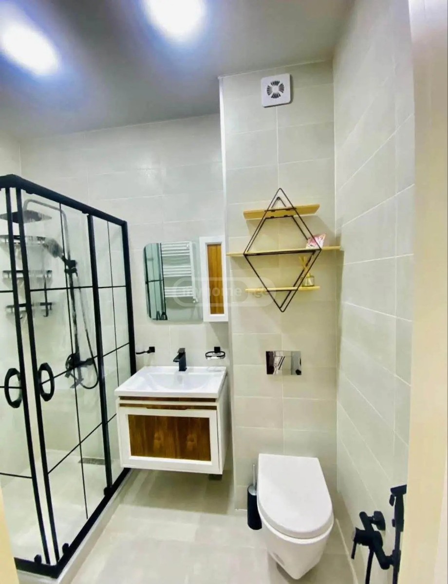 აღმაშენებლის ქ.  - 3 rooms