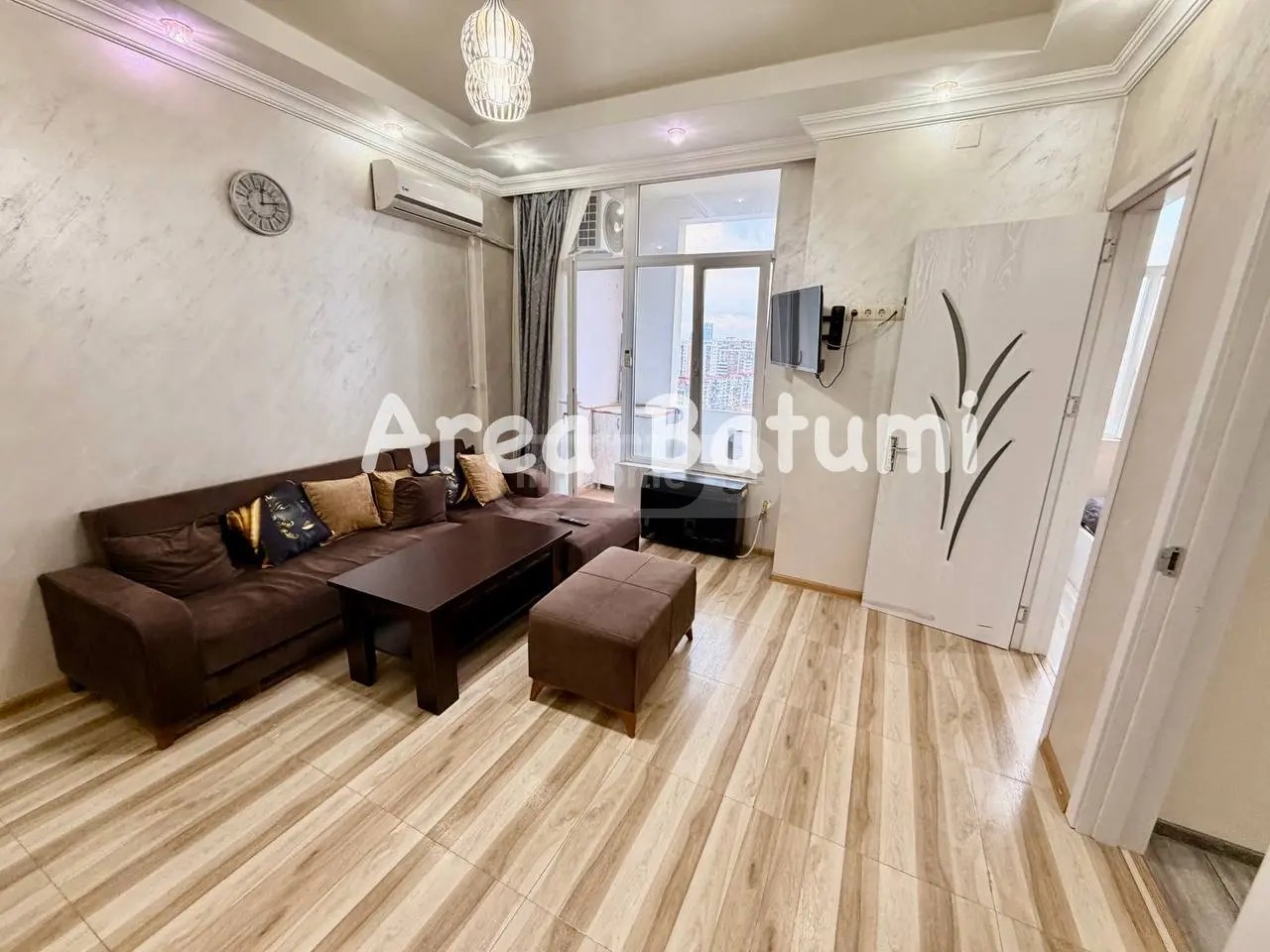 ჯავახიშვილის ქ. 28 - 3 rooms