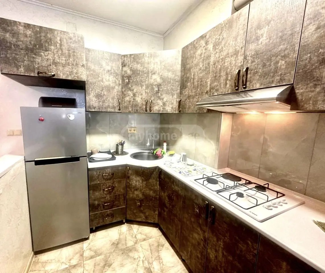 ფიროსმანი ნ. ქ. 18b - 3 rooms
